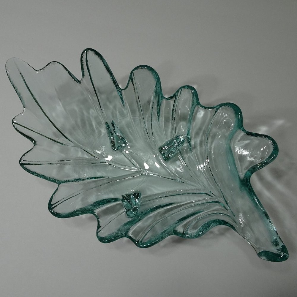 Recycled Glass Oak Autum Leaf Dish by Vidrios San Miguel